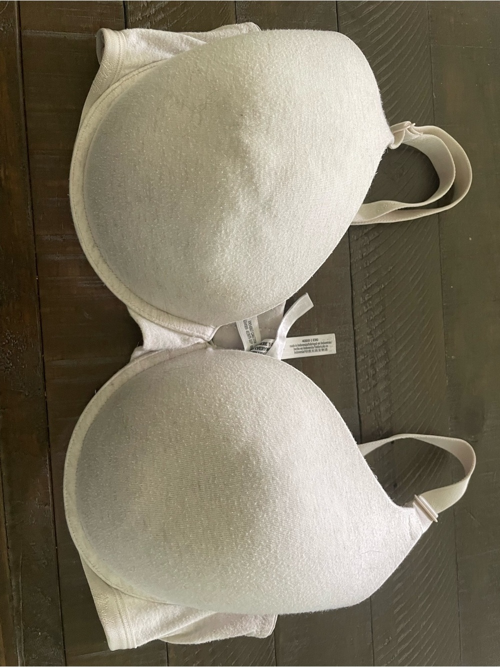 Victoria’s Secret Cream Colored T-Shirt Bra